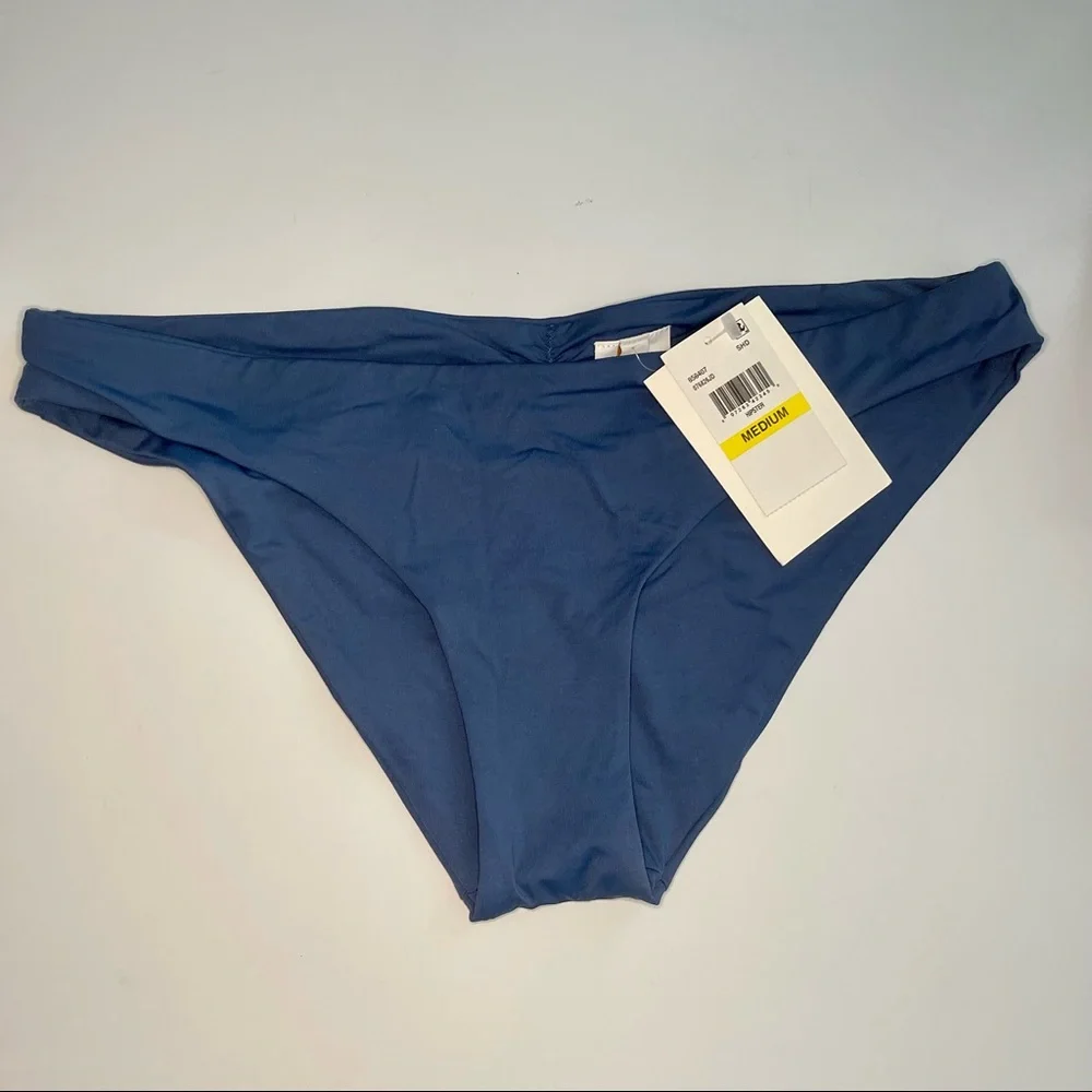 BECCA hipster shirred back bikini bottom ๐ - Picture 5 of 9